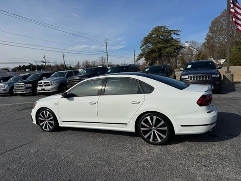 Used 2018 Volkswagen Passat 3.6 image 3