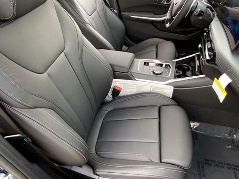 Used 2025 BMW 330i xDrive Sedan w/ Premium Package AWD/4WD image 10