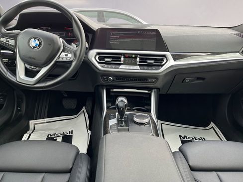 Used 2019 BMW 330i xDrive Sedan w/ Premium Package AWD/4WD image 9