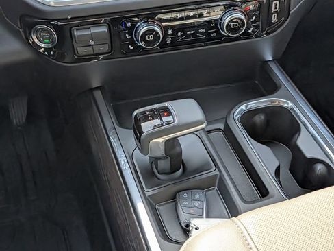 New 2026 GMC Sierra 1500 SLT AWD/4WD image 15
