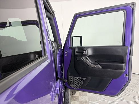 Used 2018 Jeep Wrangler Unlimited Sport S image 29