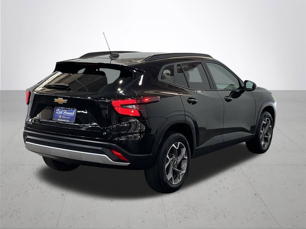 Certified 2025 Chevrolet Trax LT w/ LT Convenience Package FWD image 10