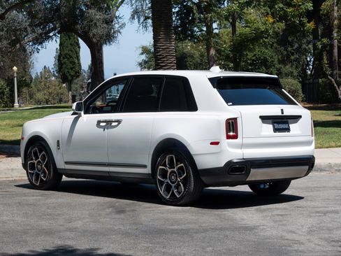 Certified 2023 Rolls-Royce Cullinan Black Badge w/ Driver's Package AWD/4WD image 31