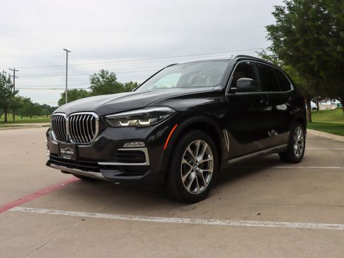 Used 2019 BMW X5 xDrive40i w/ Convenience Package AWD/4WD image 3