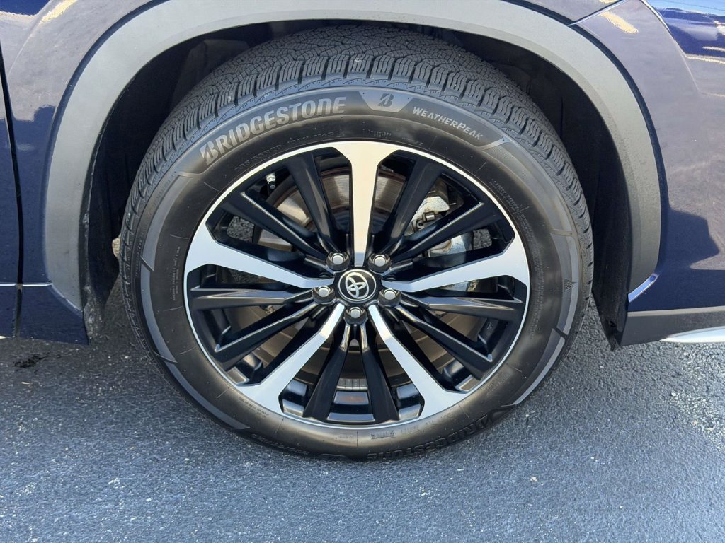 Used 2021 Toyota Highlander XSE AWD/4WD image 9