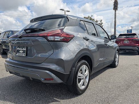 Used 2023 Nissan Kicks S FWD image 4