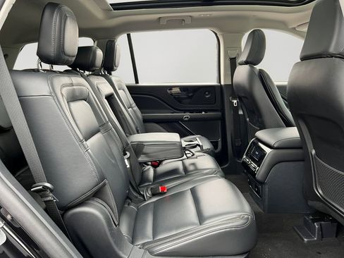 Used 2025 Lincoln Aviator Reserve image 9
