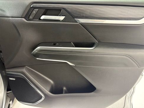 Used 2025 GMC Acadia Elevation image 45