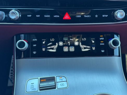 New 2026 Genesis GV70 3.5T Sport Advanced AWD/4WD image 14