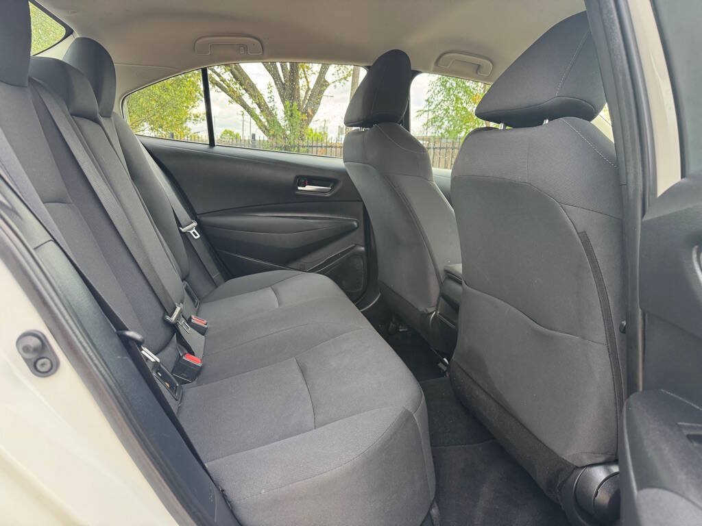 Used 2021 Toyota Corolla LE w/ Carpet Mat Package (TMS) FWD image 28