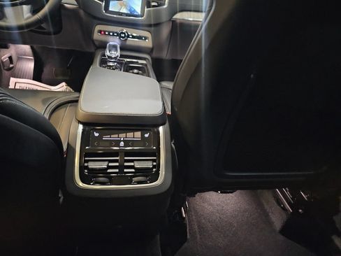 Certified 2025 Volvo XC90 B6 Ultra w/ Protection Package Premier AWD/4WD image 14