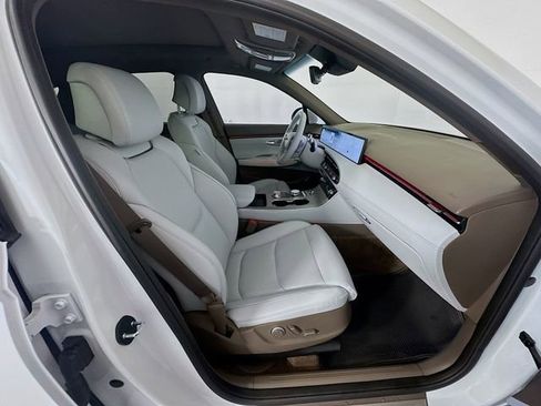 Certified 2026 Genesis GV70 2.5T Advanced image 29