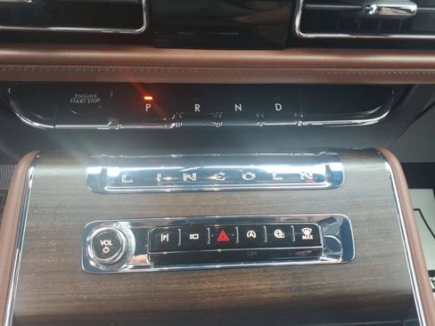 Used 2026 Lincoln Aviator Reserve w/ Luxury Package AWD/4WD image 12