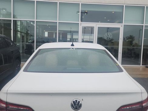 Used 2021 Volkswagen Jetta SE FWD image 6