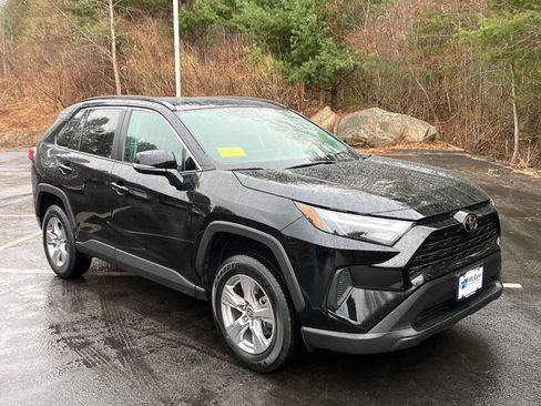 Used 2024 Toyota RAV4 XLE w/ Convenience Package image 7