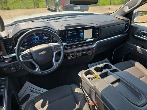 Used 2023 Chevrolet Silverado 1500 LT AWD/4WD image 9