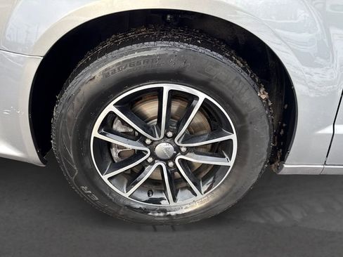 Used 2018 Dodge Grand Caravan GT image 12