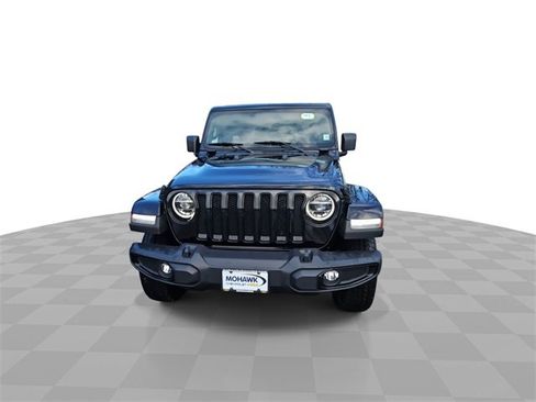 Used 2021 Jeep Wrangler Unlimited Sahara image 3