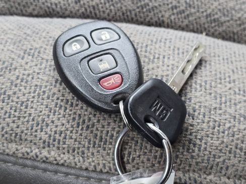 Used 2017 Chevrolet Express 2500 image 30