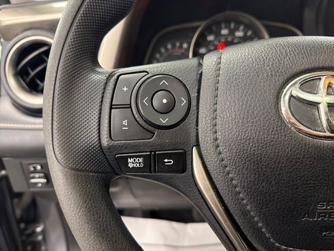 Used 2015 Toyota RAV4 XLE image 19