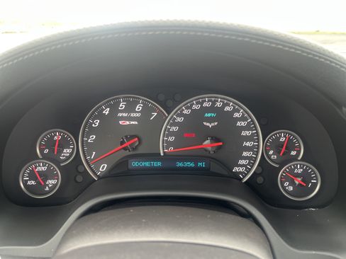 Used 2010 Chevrolet Corvette Z06 w/ Preferred Equipment Group RWD image 25