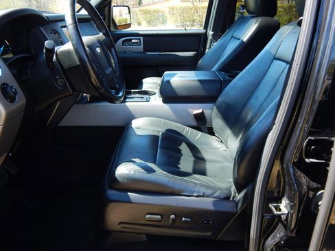 Used 2017 Ford Expedition EL XLT w/ Equipment Group 202A image 11