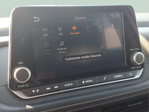 Used 2024 Nissan Rogue S FWD image 9