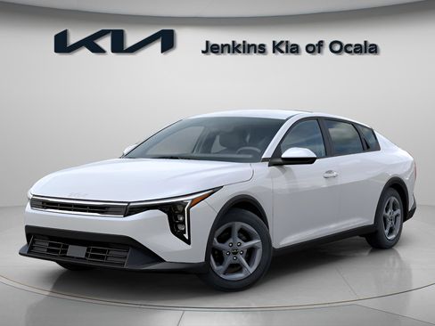 New 2025 Kia K4 LXS image 7