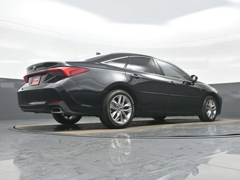 Used 2019 Toyota Avalon XLE image 33