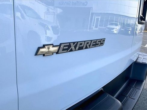 Used 2024 Chevrolet Express 2500 w/ Driver Convenience Package image 29