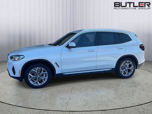 Used 2022 BMW X3 sDrive30i w/ Premium Package 2 RWD image 3