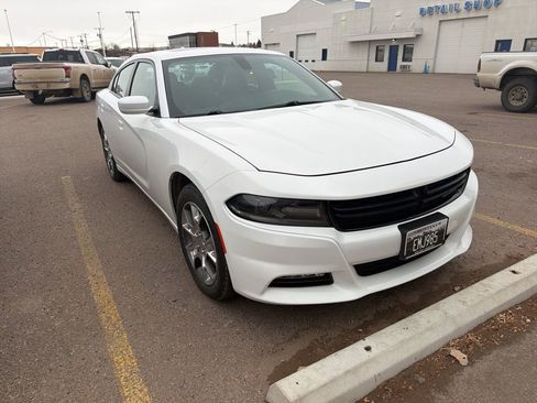 Used 2017 Dodge Charger SXT w/ AWD Plus Group image 7