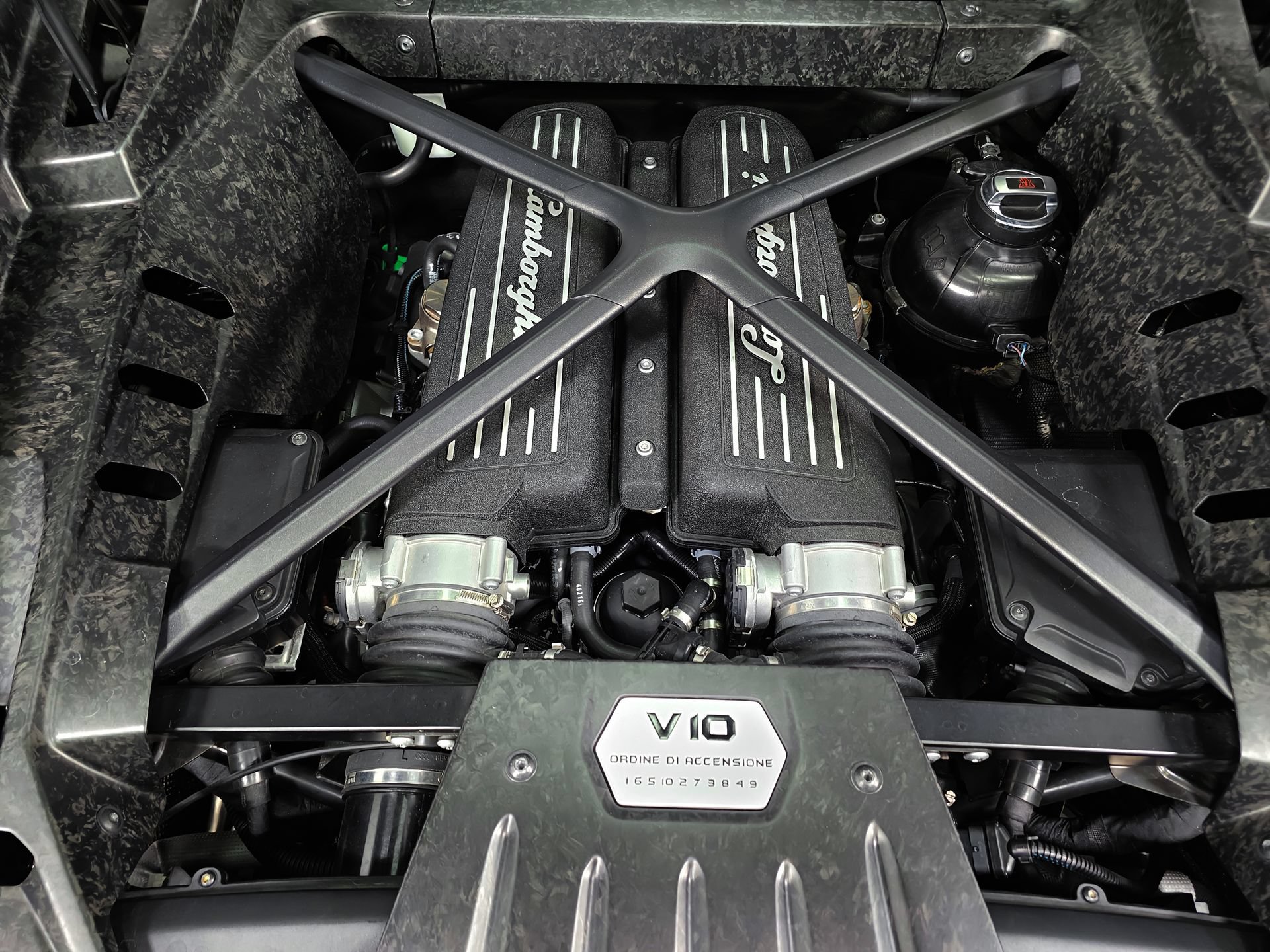 Used 2016 Lamborghini Huracan LP 580-2 RWD image 4