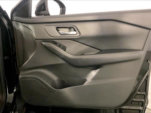 Used 2025 Nissan Rogue SV AWD/4WD image 25
