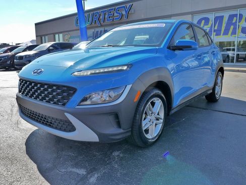 Used 2022 Hyundai Kona SE w/ Cargo Package image 4