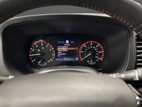 Used 2023 Nissan Frontier PRO-4X image 18