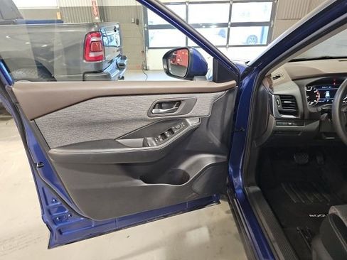 Certified 2023 Nissan Rogue SV image 10