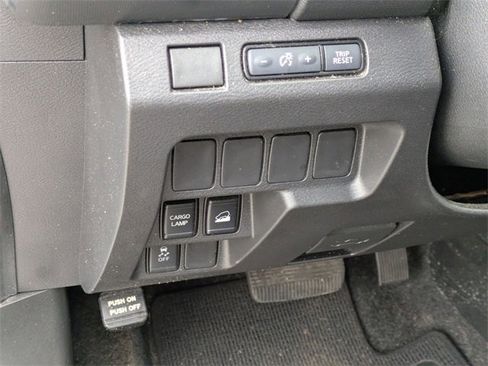 Used 2023 Nissan Frontier SV w/ Tow Package image 16