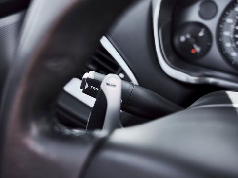 Used 2017 Aston Martin Vanquish S image 57