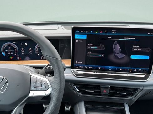 New 2026 Volkswagen Tiguan SEL R-Line AWD/4WD image 19