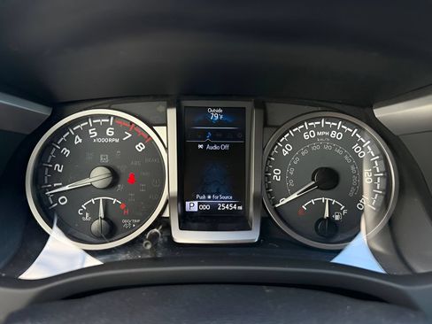 Used 2023 Toyota Tacoma Limited AWD/4WD image 14