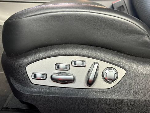 Used 2024 Porsche Macan Turbo AWD/4WD image 24