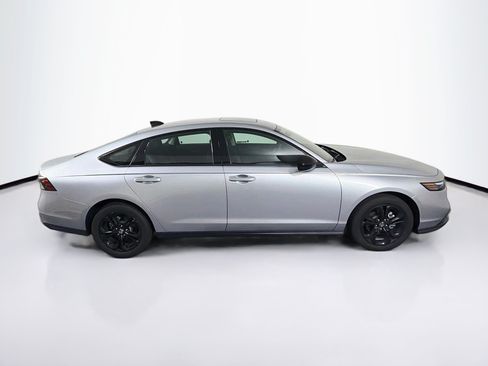 Used 2025 Honda Accord SE image 10