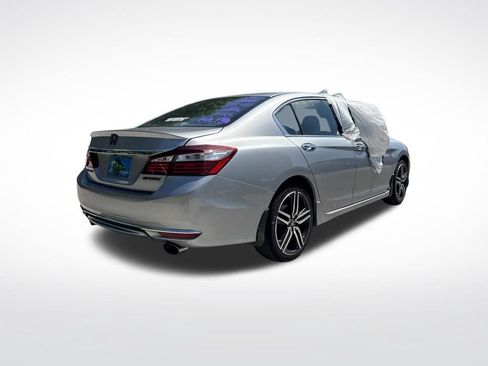 Used 2017 Honda Accord Sport image 5
