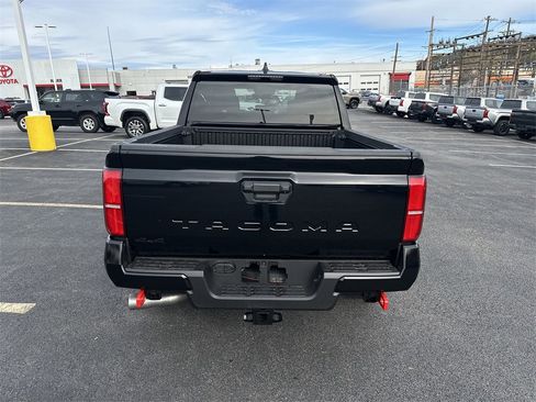 New 2025 Toyota Tacoma TRD Off-Road image 4