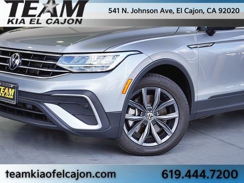 Used 2022 Volkswagen Tiguan SE image 3