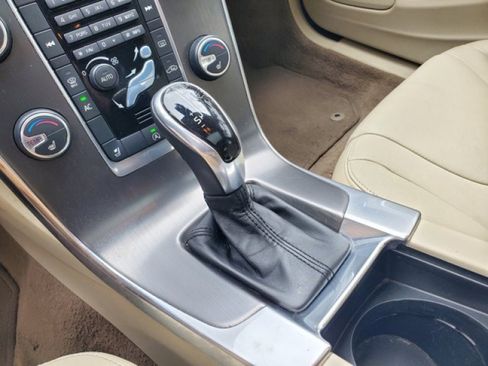 Used 2015 Volvo S60 T5 Premier image 24