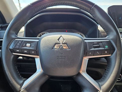Used 2024 Mitsubishi Outlander SE FWD image 12