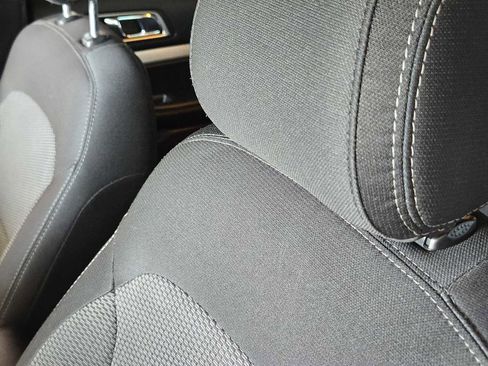 Used 2017 Ford Explorer XLT w/ Equipment Group 201A image 14