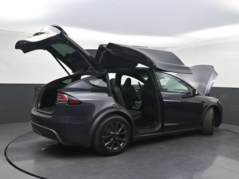 Used 2024 Tesla Model X AWD/4WD image 38